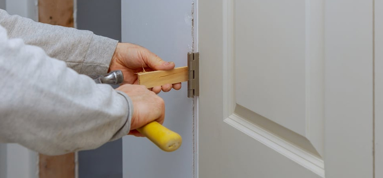 fiberglass entry door repair in Hilmar-Irwin